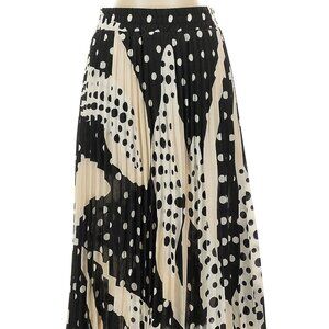 NWT T Tahari black and white polka dot pleat skirt, Small